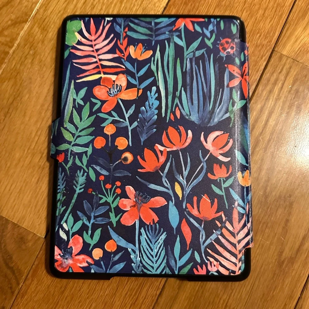 Floral Patterned kindle paperweight Case